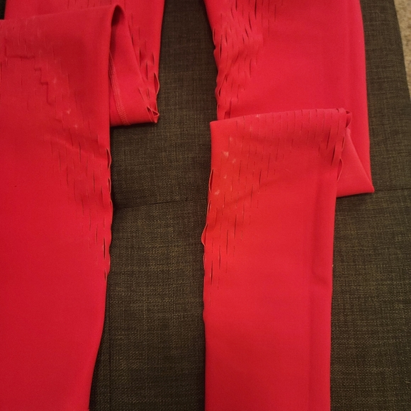 Gym Outfit - Picture 3 of 5